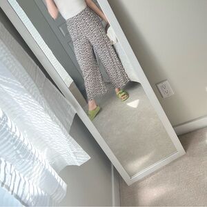 Pull on pattern pant